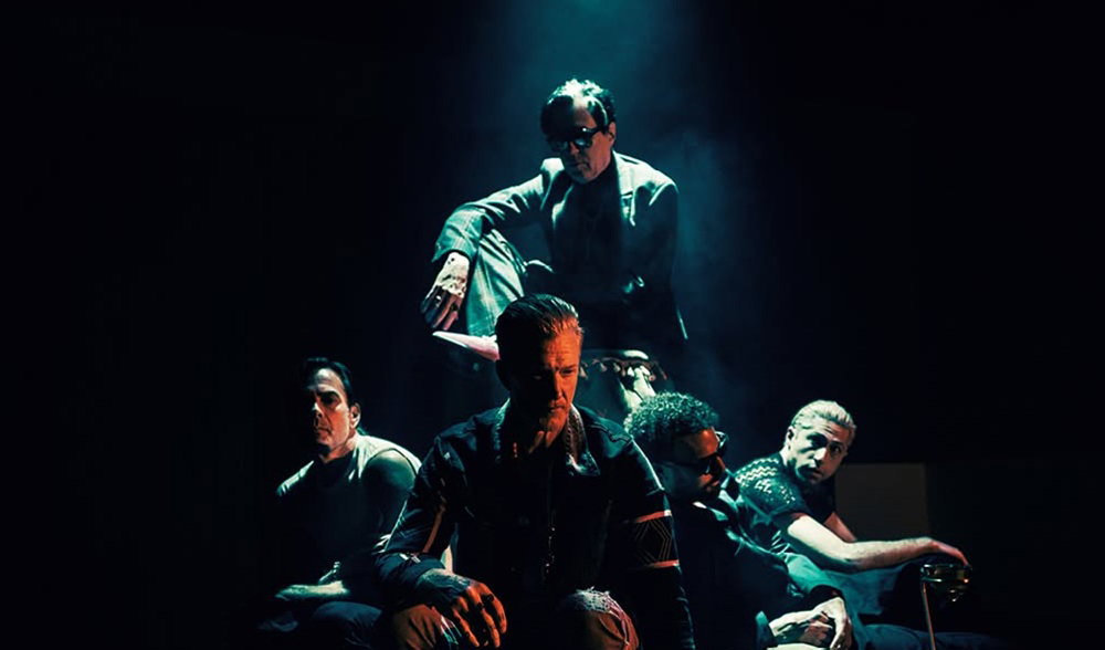 Queens Of The Stone Age: il lyric video di "Run Away from the Mob"