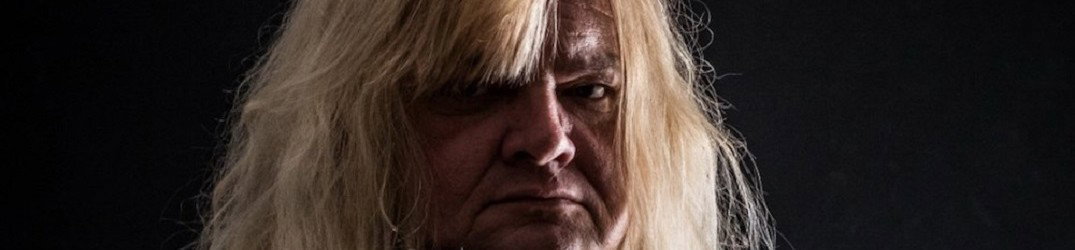 Grim Reaper: Steve Grimmett torna a camminare, con la protesi (video)