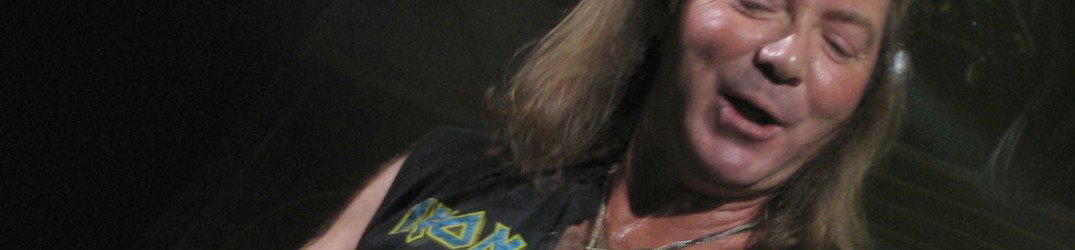 Dave Murray (Iron Maiden): suona "Ace of Spades" e "Revolution" in un festival benefico alle Hawaii