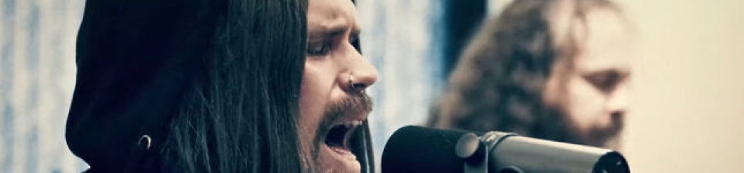 Corroded: la versione acustica di 'A Note to Me'