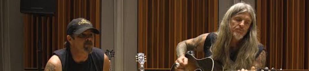 The Obsessed: guarda la versione acustica live di 'The Way She Fly'