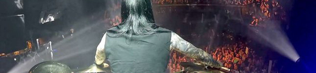 Arch Enemy: guarda il drum playthrough ufficiale di 'The World is Yours'