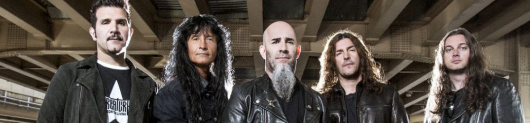 Anthrax: Joey Belladonna canta l'inno nazionale degli Stati Uniti a Chicago