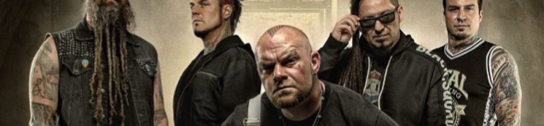 Five Finger Death Punch: ecco il "dietro alle quinte" del music video ufficiale di 'Blue on Black'