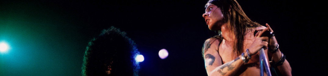 Guns N' Roses: Steven Adler cancella un concerto con la promessa di fare un "grande annuncio"
