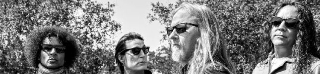 Alice In Chains: Jerry Cantrell sotto i ferri per un'operazione alla schiena
