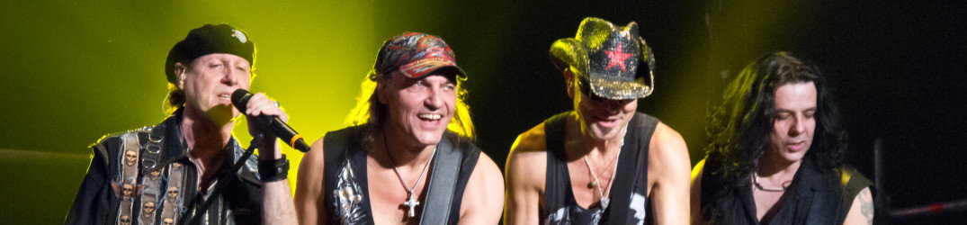 Scorpions: interrotto lo show di Amburgo dopo un'improvvisa perdita di voce del cantante