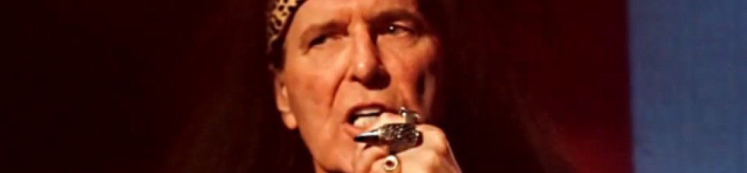 AC/DC: guarda il vocalist originario Dave Evans cantare "T.N.T."