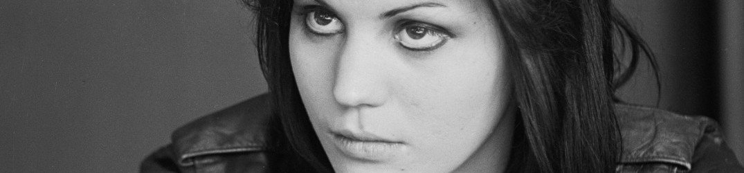 Joan Jett: in tour in Italia con gli Scorpions il pubblico mi riempì di sputi, dalla testa ai piedi