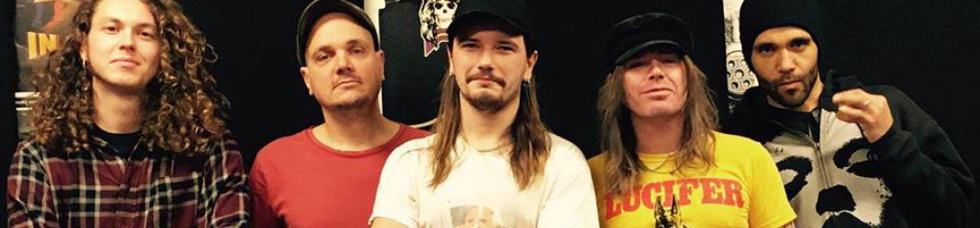 Entombed: un video d'archivio di 'Living Dead/Stranger Aeons' live alla TV svedese Kosmopol nel 1991