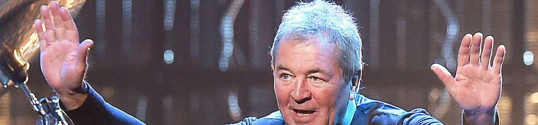 Ian Gillan (Deep Purple): il video di 'Hang Me Out To Dry' dal live album "Contractual Obligation"