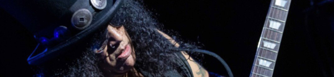 Slash Featuring Myles Kennedy And The Cospirators: guarda 'Shadow Life' da "Living the Dream Tour"