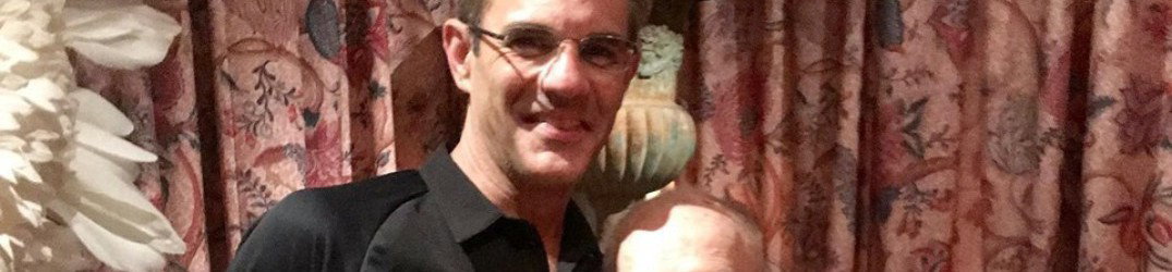 Metallica: Ray Burton si complimenta con il musicista che ha suonato 'Anesthesia' durante S&M2