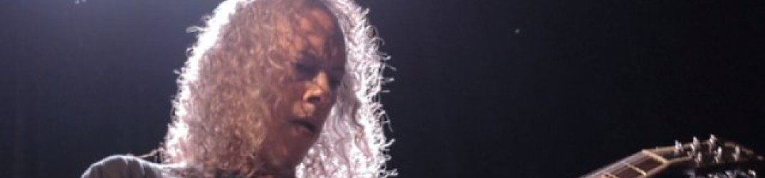 Metallica: ecco Kirk Hammett e Robert Trujillo (et al.) mentre suonano 'War Pigs' dei Black Sabbath