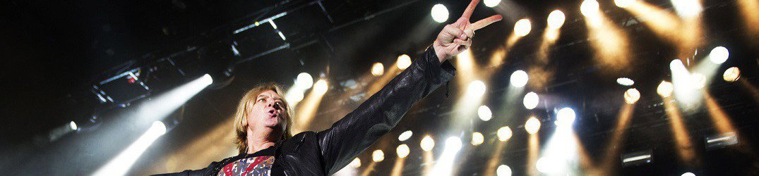 Def Leppard: Elliott, attualmente suonare dal vivo è più importante che pubblicare nuova musica