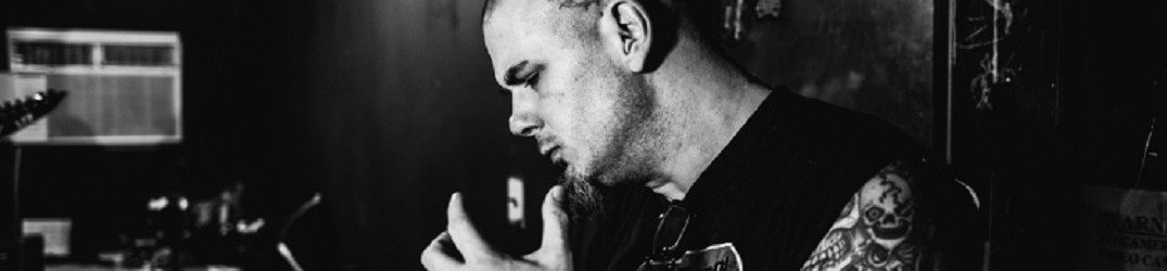 Phil Anselmo: su FB con l'anonimato per comportarsi come mai farebbero nella vita reale; è codardia