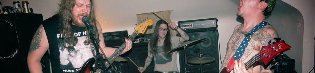 Black Urn: a fine mese split-MSC con i Moros, song online