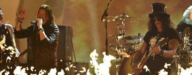 Slash: video dell'esibizione agli MTV Europe Music Awards