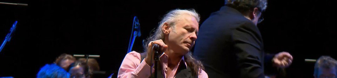 Bruce Dickinson: canta i Deep Purple con un'orchestra in ricordo di Jon Lord
