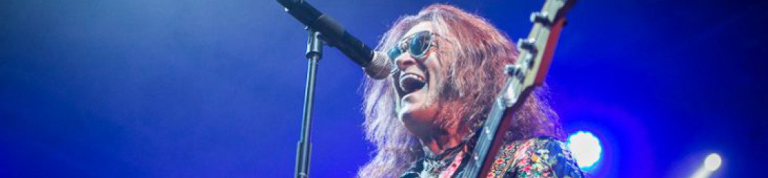 Glenn Hughes: 'Il miglior chitarrista che abbia suonato con me? Gary Moore'