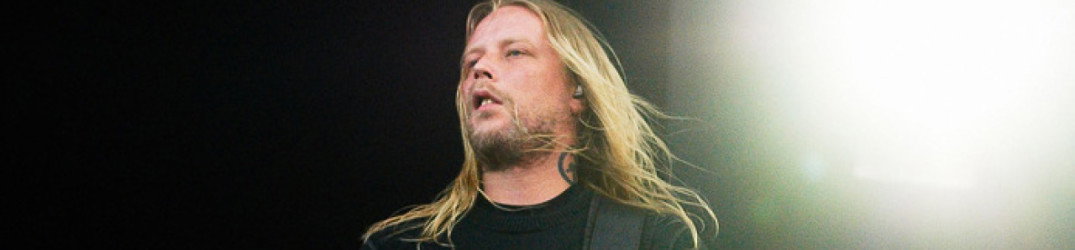 Jesper Strombland: l'ex chitarrista degli In Flames fermo per problemi di salute
