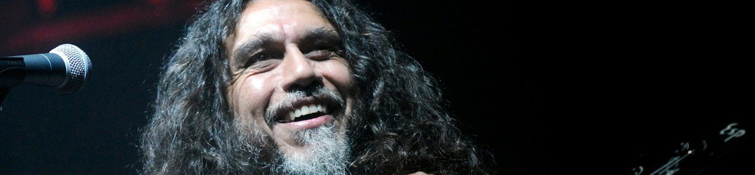 Slayer: Tom Araya, "Tutti quanti dovrebbero avere delle armi a casa per difendersi dagli invasori"