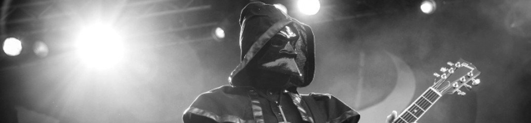Ghost: l'ex-chitarrista svela l'identità dei membri che hanno fatto causa a Papa Emeritus