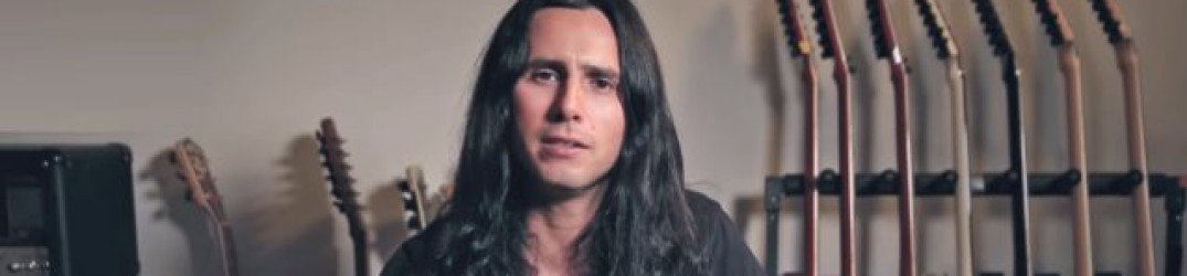 Gus G: un 'play-through' di un nuovo brano dove svela alcune tecniche chitarristiche