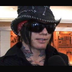 Guns N' Roses: DJ Ashba, 'Le sigarette elettroniche mi hanno quasi ucciso'