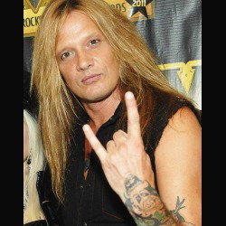 Sebastian Bach: "Mi è stato chiesto di entrare nei Mötley Crüe"
