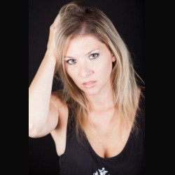 Kiara Laetitia: un progetto solista con David DeFeis