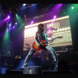 Guns N' Roses: cambiano le date italiane del chitarrista Bumblefoot