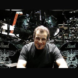 Bon Jovi: nuova operazione chirurgica per Tico Torres
