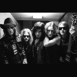 The Last Vegas: il video di "Come With Me"