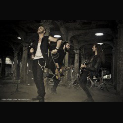 Rhyme: online il video di 'Party Right'