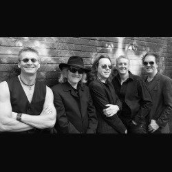 FM: il video del nuovo singolo "Wake Up The World" in onore di Nelson Mandela