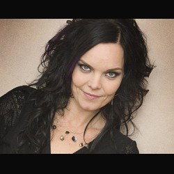 Anette Olzon: il nuovo video di "Falling"