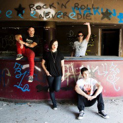 Never Trust: online il videoclip di "Heartbreak Warning"