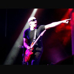 Joe Satriani: torna dal vivo in Italia