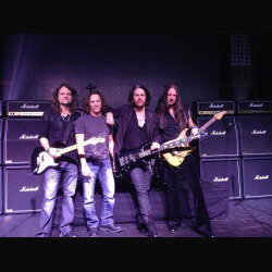Winger: rilasciato il video di "Rat Race"