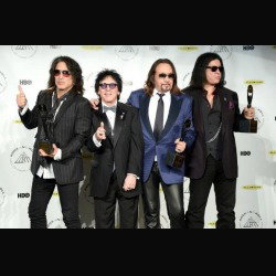 Kiss: video dalla cerimonia di induzione nella Rock N' Roll Hall Of Fame con la line up originale