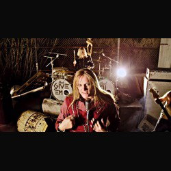 Sebastian Bach: online il video di 'All My Friends Are Dead'