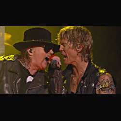 Guns N' Roses: sul palco con Duff McKagan