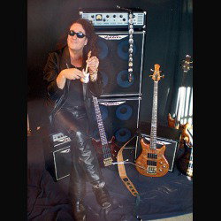 Randy Coven: scomparso il celebre bassista