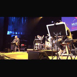 Metallica: video dall'apparizione al concerto benefico per il 'MusiCares MAP Fund'
