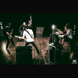 Ingraved: il video di 'World On My Shoulders'