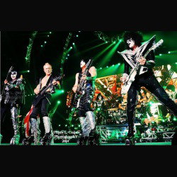Kiss: suonano 'Deuce' insieme a Phil Collen dei Def Leppard