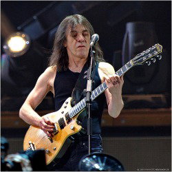 AC/DC: Malcolm Young fuori dalla band?