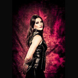 Floor Jansen: i ReVamp dovranno aspettare