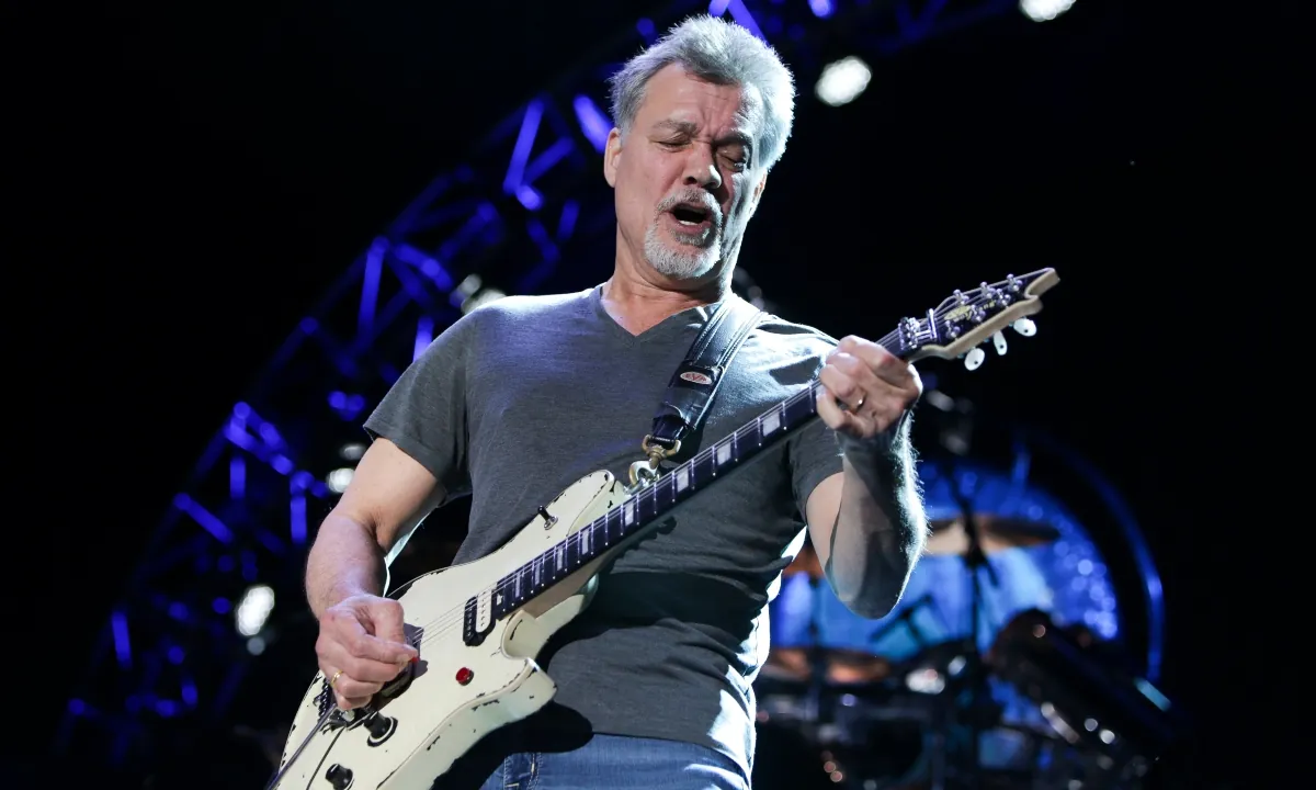 Van Halen: Eddie festeggia i suoi 65 anni e posta una foto spensierata con la moglie